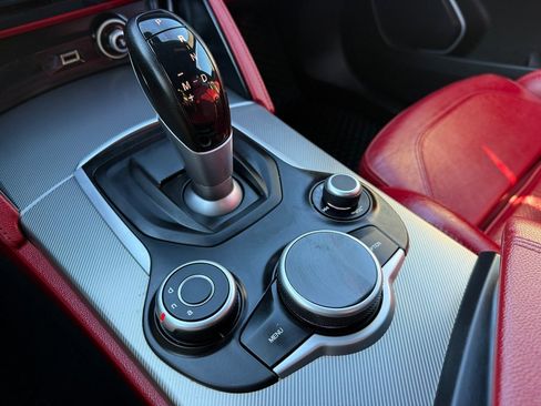 Used 2018 Alfa Romeo Stelvio Ti Sport image 27