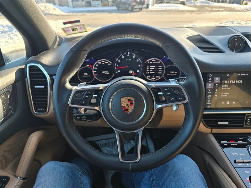 Used 2019 Porsche Cayenne AWD/4WD image 6