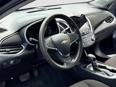 Used 2021 Chevrolet Malibu LT FWD image 4