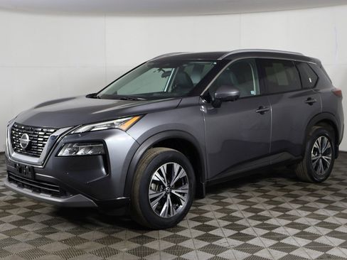 Used 2021 Nissan Rogue SV w/ Premium Package image 8