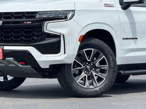 Certified 2023 Chevrolet Suburban Z71 w/ Luxury Package AWD/4WD image 2