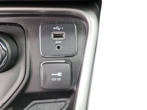 Used 2020 Jeep Compass Latitude w/ Cold Weather Group image 36