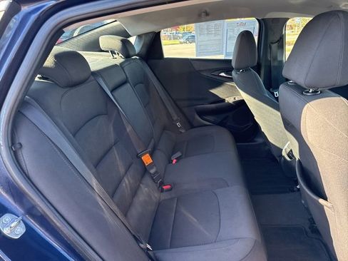 Used 2017 Chevrolet Malibu LT image 43
