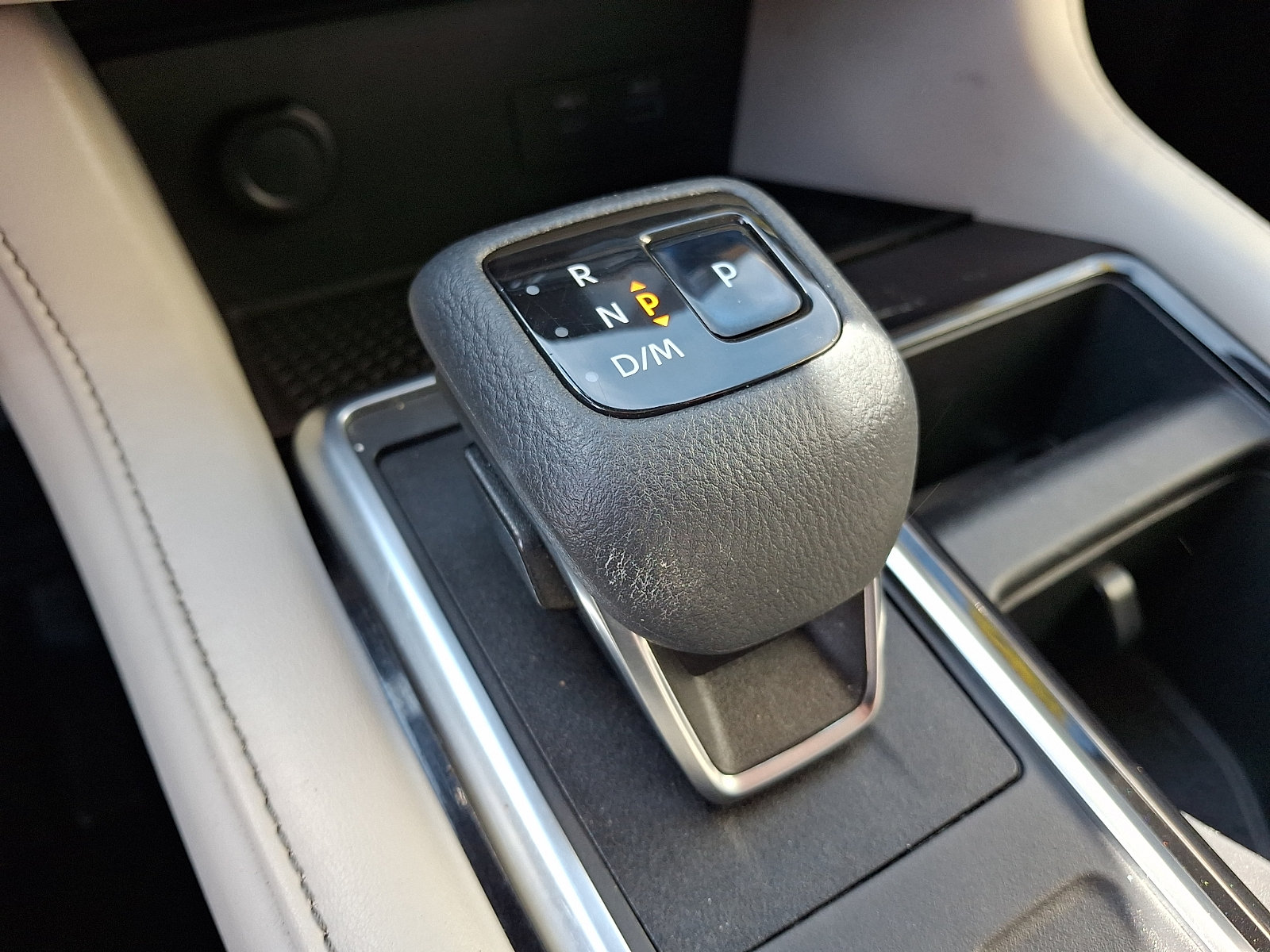 Used 2022 Nissan Pathfinder SV AWD/4WD image 14
