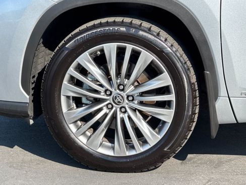 Used 2022 Toyota Highlander Platinum AWD/4WD image 33
