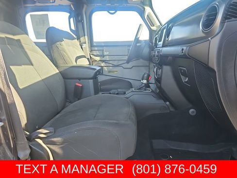 Used 2023 Jeep Gladiator Sport AWD/4WD image 17
