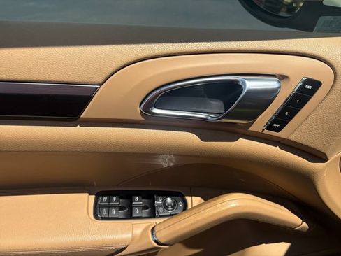 Used 2011 Porsche Cayenne AWD/4WD image 19