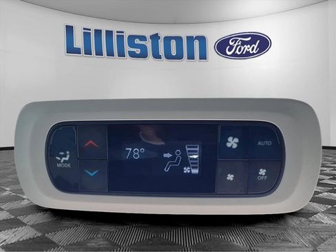 Used 2024 Chrysler Pacifica Touring-L image 13