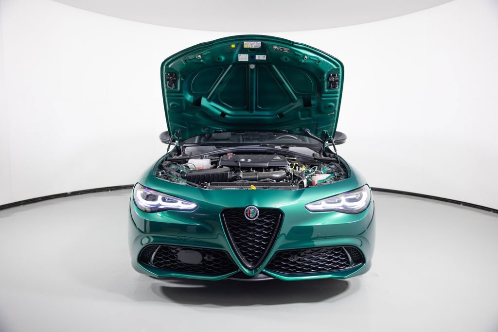 Used 2025 Alfa Romeo Giulia AWD w/ Driving Assist Package image 11