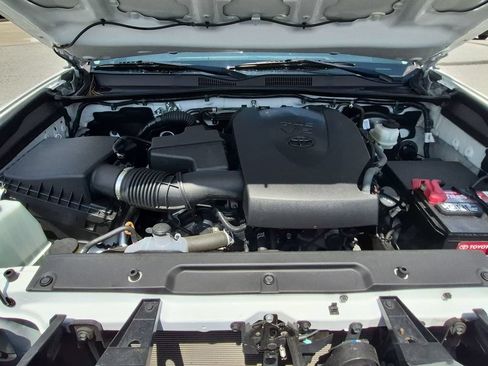 Used 2023 Toyota Tacoma SR5 RWD image 33