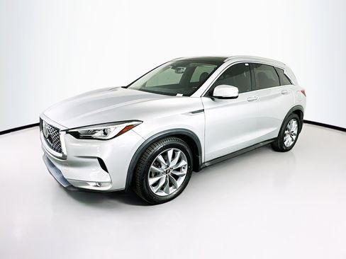 Used 2019 INFINITI QX50 Luxe w/ Navigation Package image 3