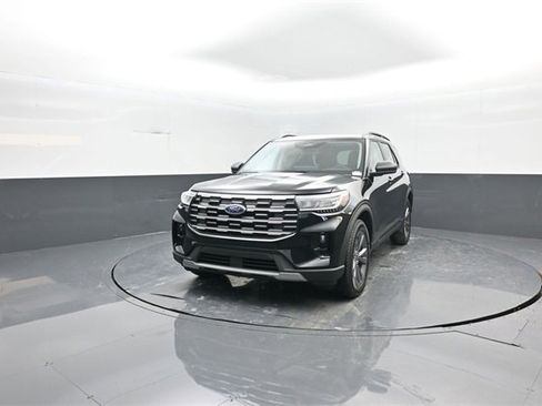 New 2026 Ford Explorer Active w/ Active Comfort Package image 3