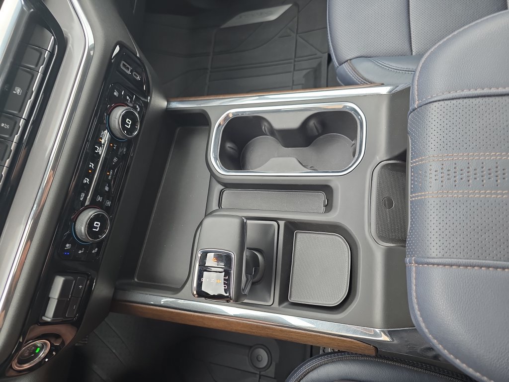 Used 2023 Chevrolet Silverado 1500 High Country w/ High Country Premium Package AWD/4WD image 27