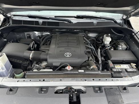 Used 2018 Toyota Tundra SR5 w/ TRD Off Road Package AWD/4WD image 27