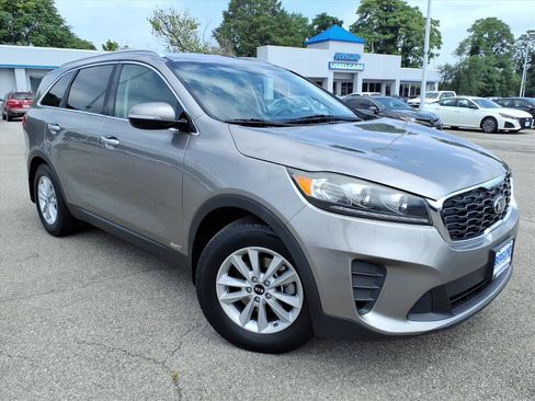Used 2019 Kia Sorento AWD w/ LX Convenience Package image 2