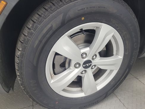 Used 2023 Kia Sorento LX FWD image 31