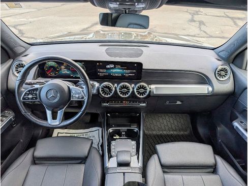 Used 2023 Mercedes-Benz EQB 300 4MATIC image 27