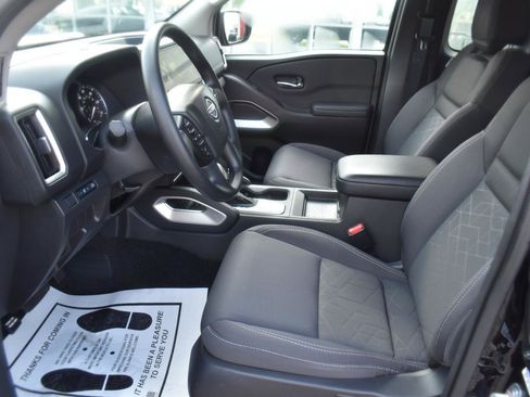 Used 2025 Nissan Frontier SV RWD image 26