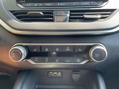 Used 2020 Nissan Altima 2.5 SR w/ Premium Package AWD/4WD image 28