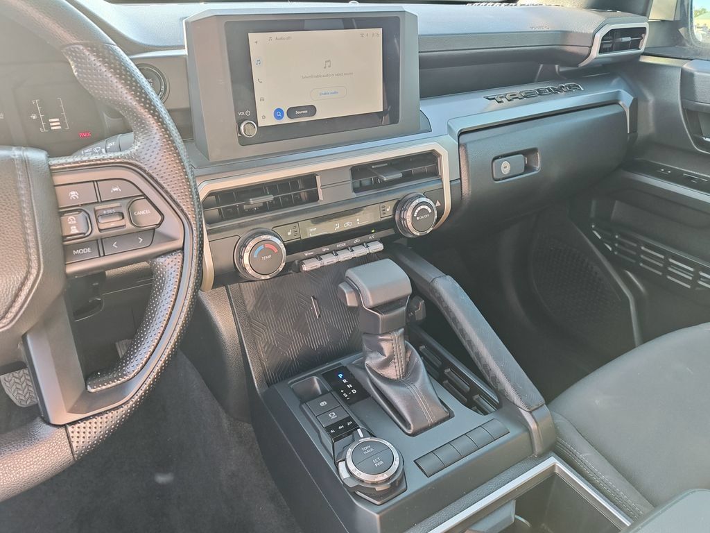 Used 2025 Toyota Tacoma SR5 AWD/4WD image 20