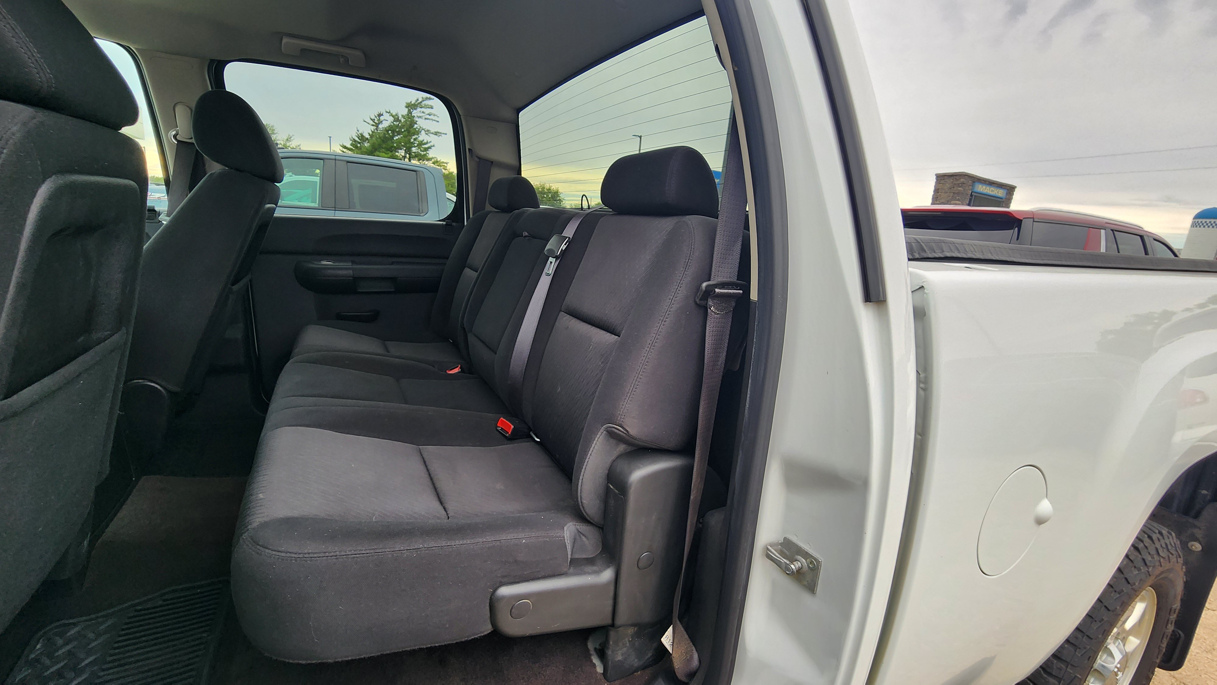 Used 2013 GMC Sierra 2500 SLE w/ SLE Preferred Package AWD/4WD image 18