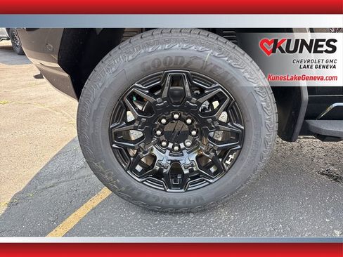 New 2025 GMC Hummer EV 2X image 12