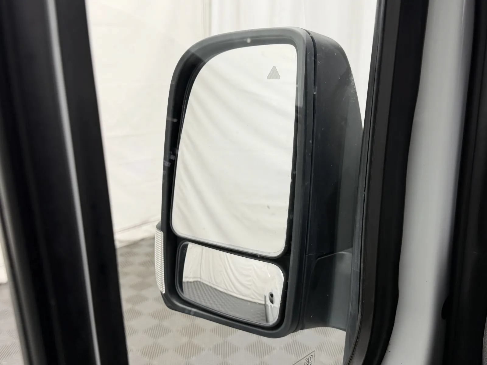 Used 2019 Mercedes-Benz Sprinter 2500 image 17