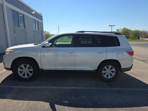 Used 2013 Toyota Highlander SE image 2