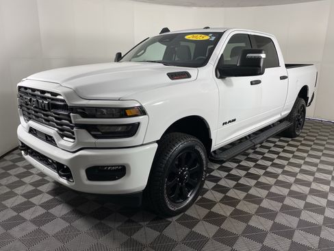 Used 2025 RAM 2500 Big Horn AWD/4WD image 10