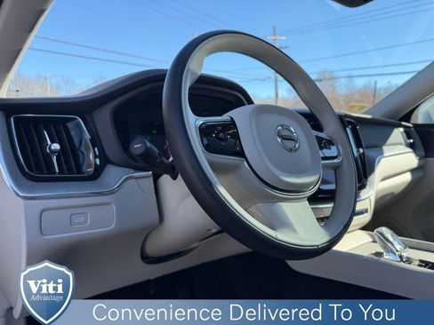 Certified 2023 Volvo XC60 B5 Ultimate w/ Climate Package image 17