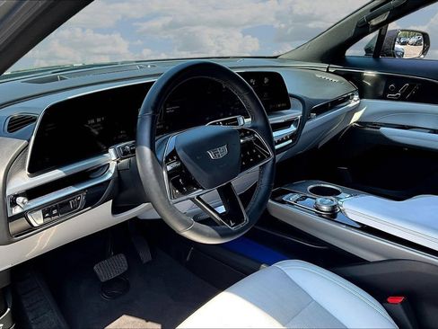 Used 2024 Cadillac Lyriq Luxury RWD image 17