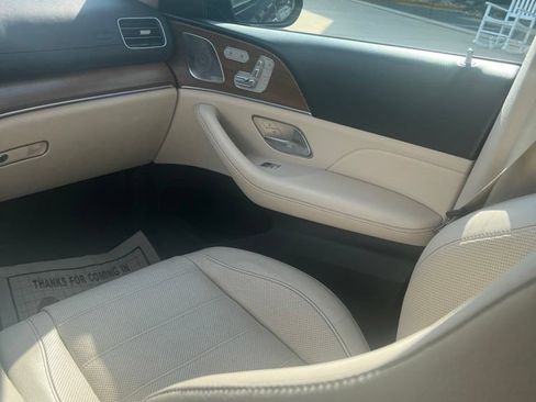 Used 2022 Mercedes-Benz GLS 580 4MATIC image 17