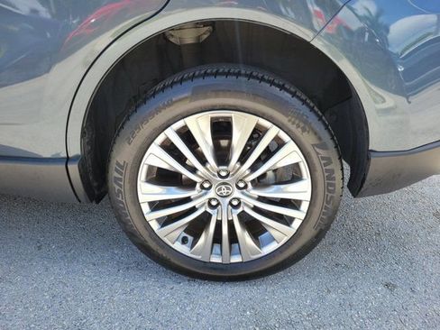 Used 2023 Toyota Venza Limited AWD/4WD image 5