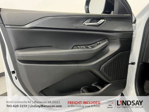 New 2025 Jeep Grand Cherokee Altitude image 30