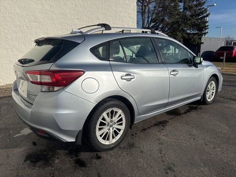 Used 2017 Subaru Impreza 2.0i Premium image 5