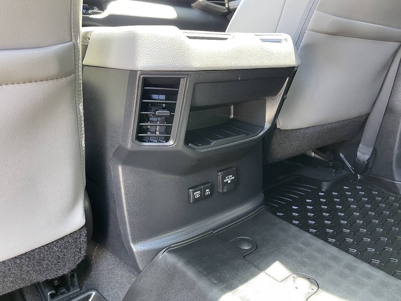 Used 2023 Toyota Tundra Limited AWD/4WD image 32