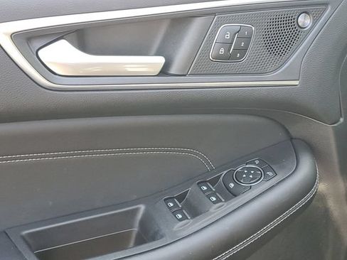 Used 2023 Ford Edge Titanium AWD/4WD image 7