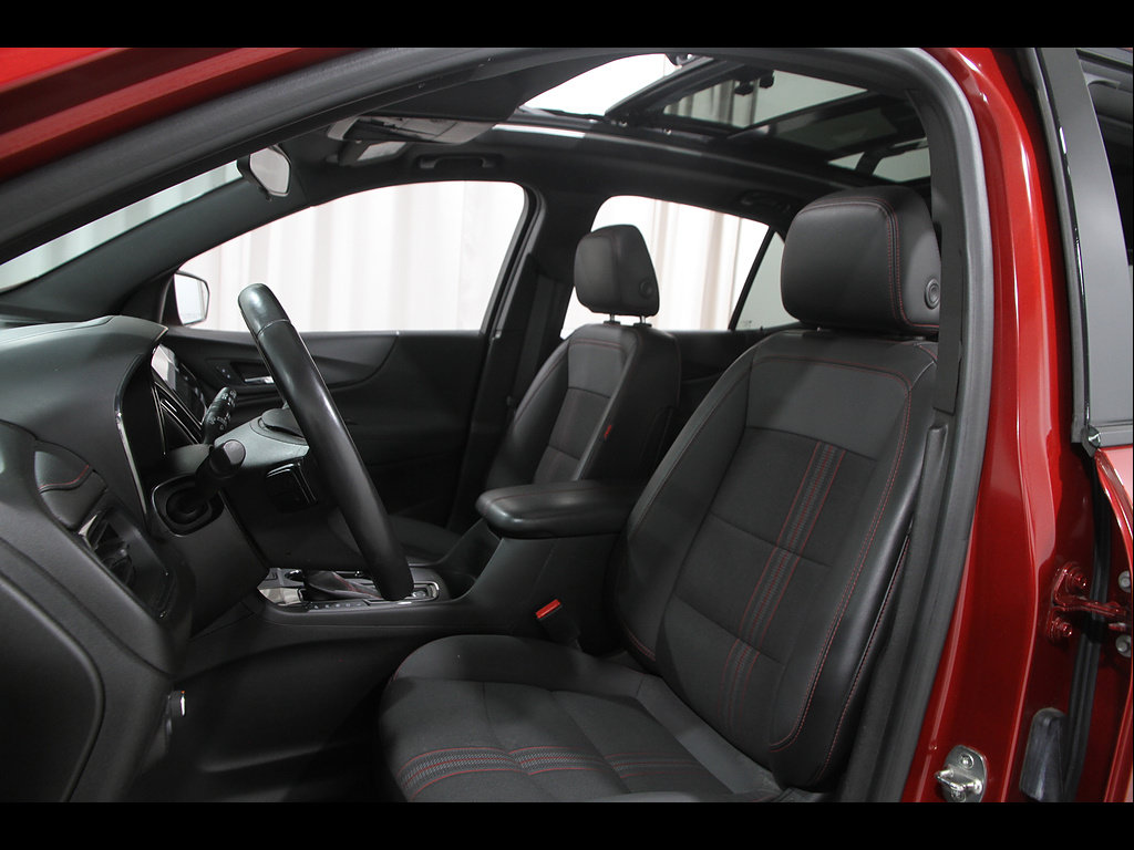 Certified 2022 Chevrolet Equinox RS w/ Infotainment Package FWD image 5