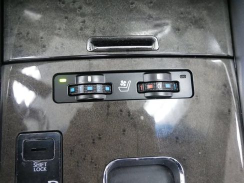 Used 2010 Lexus IS 250C w/ Luxury Pkg RWD image 23