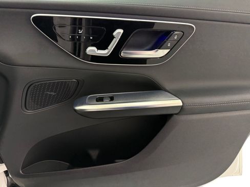Certified 2024 Mercedes-Benz GLC 300 image 27