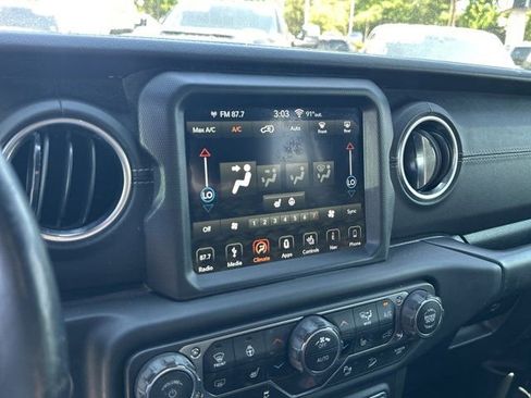 Used 2019 Jeep Wrangler Unlimited Sahara AWD/4WD image 31