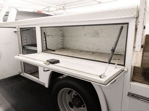 Used 2019 Ford F450 XL w/ Power Equipment Group image 28