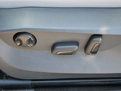 Certified 2022 Volkswagen Taos SE image 20