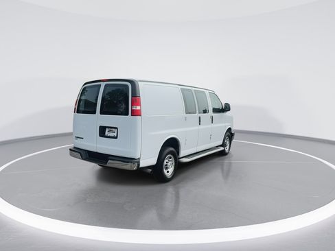 Used 2023 Chevrolet Express 2500 w/ Driver Convenience Package image 4