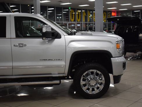 Used 2019 GMC Sierra 2500 Denali w/ Duramax Plus Package image 13