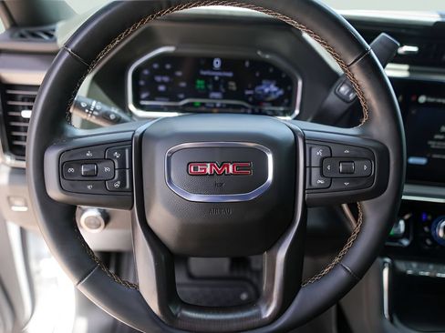 Used 2025 GMC Sierra 2500 AT4 w/ AT4 Premium Plus Package AWD/4WD image 14