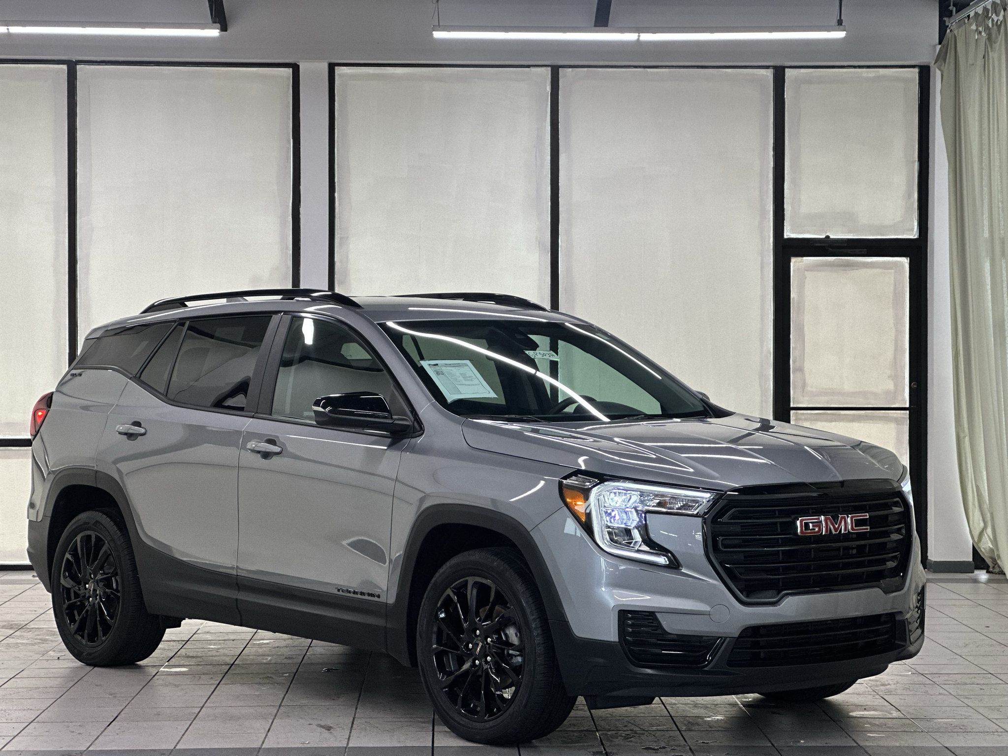 Used 2024 GMC Terrain SLE w/ Elevation Edition AWD/4WD image 1