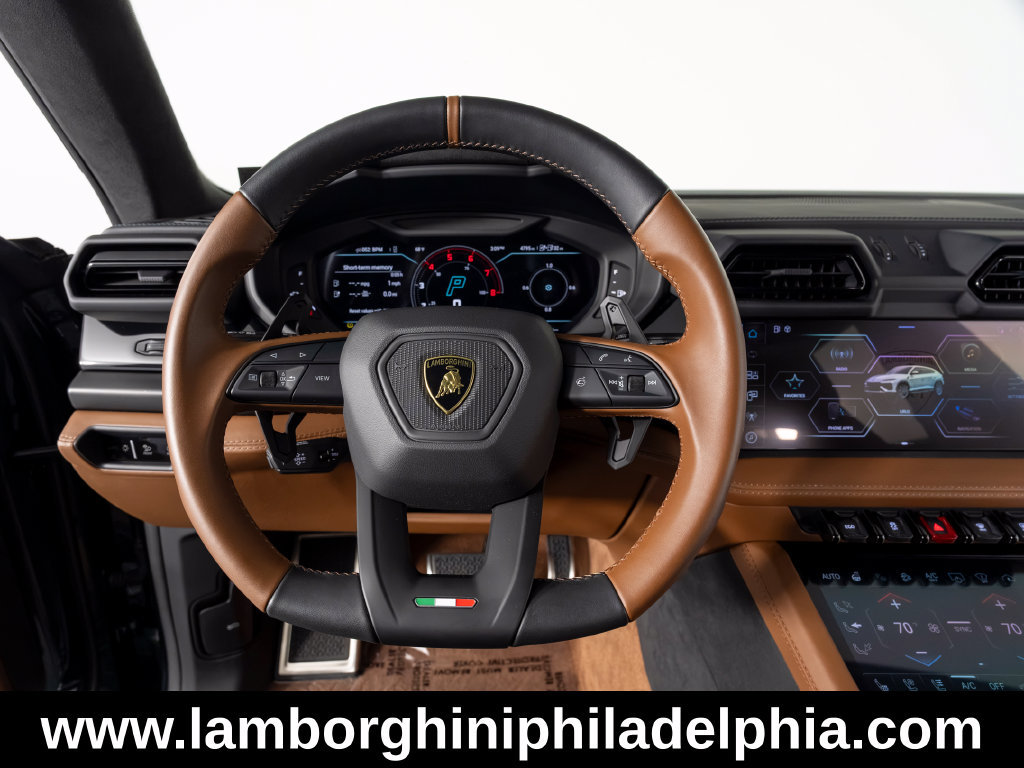 Used 2025 Lamborghini Urus SE AWD/4WD image 18