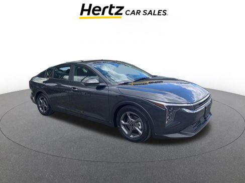 Used 2025 Kia K4 LXS FWD image 1