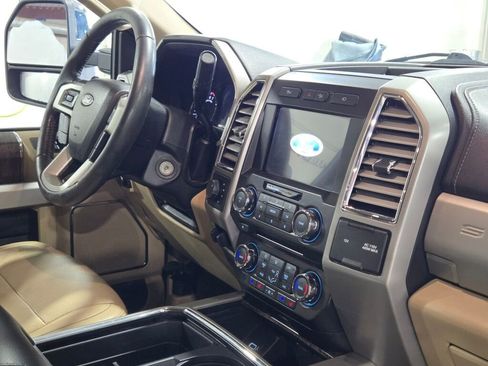 Used 2017 Ford F250 Lariat w/ Chrome Package image 12